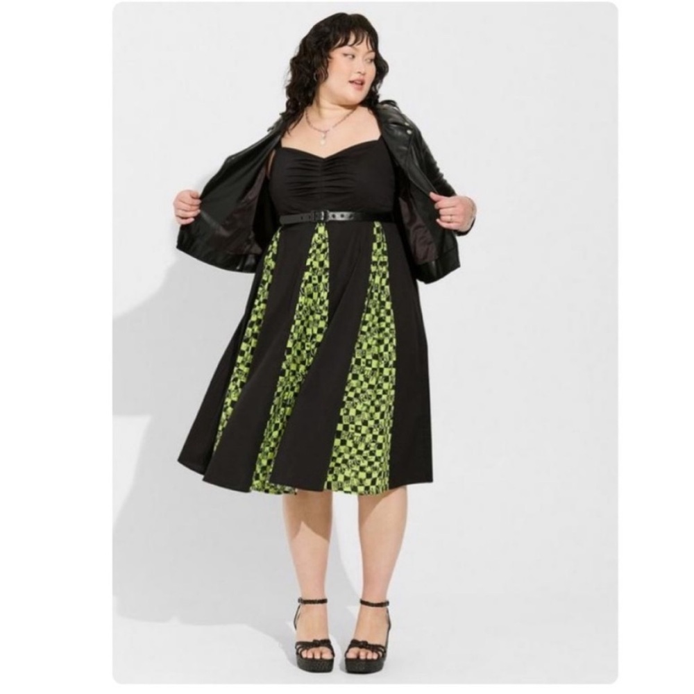NWT Torrid set - Beetlejuice pinup girl dress and cropped cardigan - Picture 6 of 13